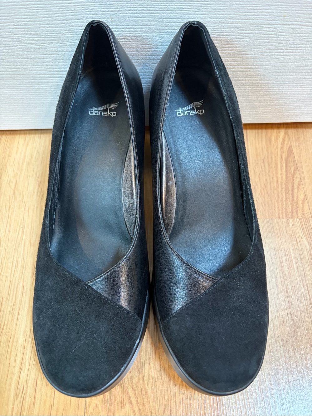 Dansko Black Leather and Suede Tutti Block Heel Pumps Size 39 (8.5-9)